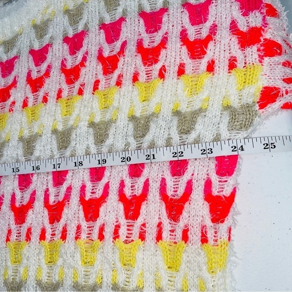 American Rag Crew Fuzzy Soft White Eyelash Tan Neon Pink Orange Yellow Sweater - Picture 7 of 8